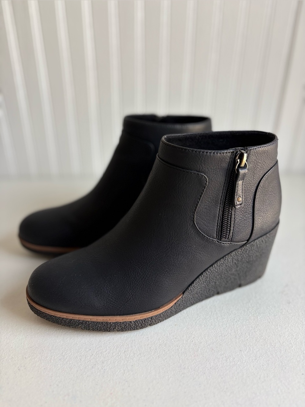 Dr Scholl’s Black boots women’s size 8.5, Been There style ankle booties, zip